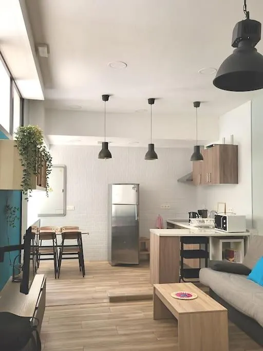 Apartment Studio Type Loft Malaga Gare De Trains Et Plage